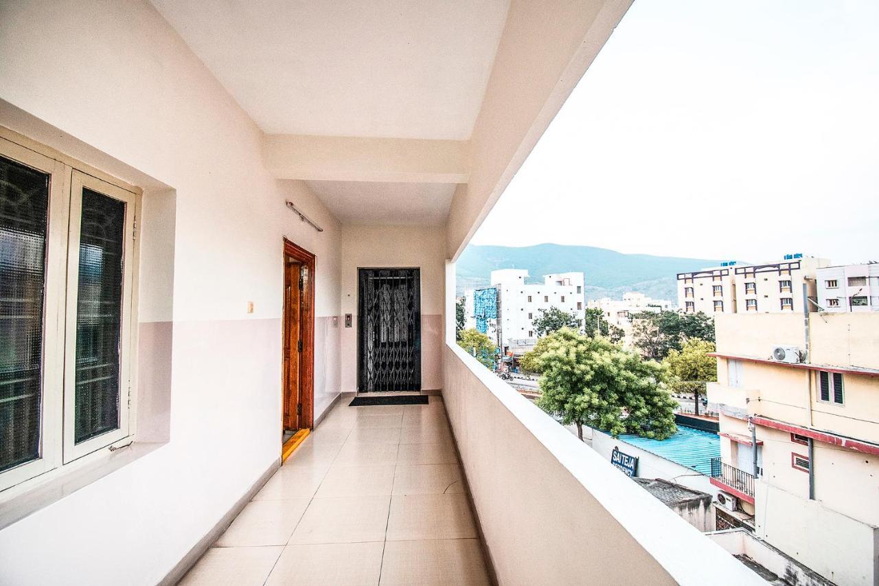Fabhotel Aditya Yatri Nivas - Nr Tirupati Railway Station Exterior foto